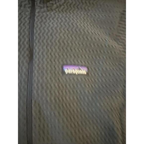 Patagonia Women's R1 Air Zip-Neck Dark Gray M - Fishing Lodge Logo - Picture 2 of 6